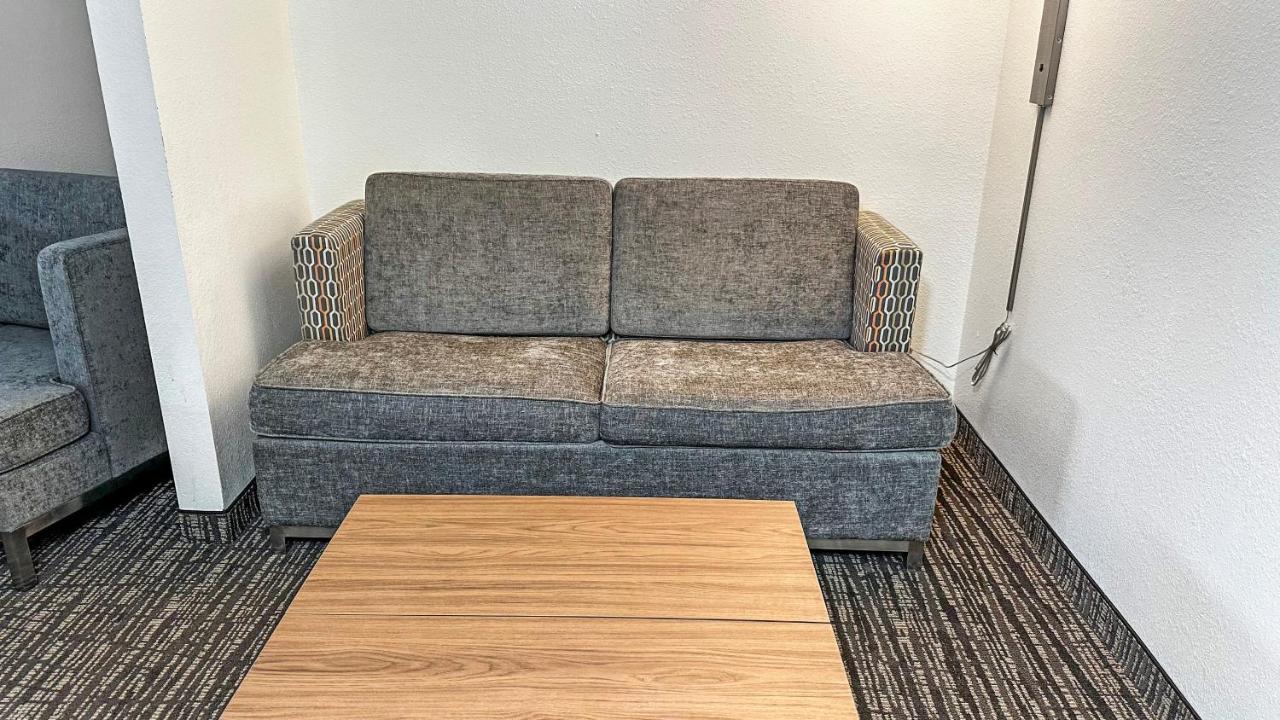 Estherville Hotel & Suites المظهر الخارجي الصورة