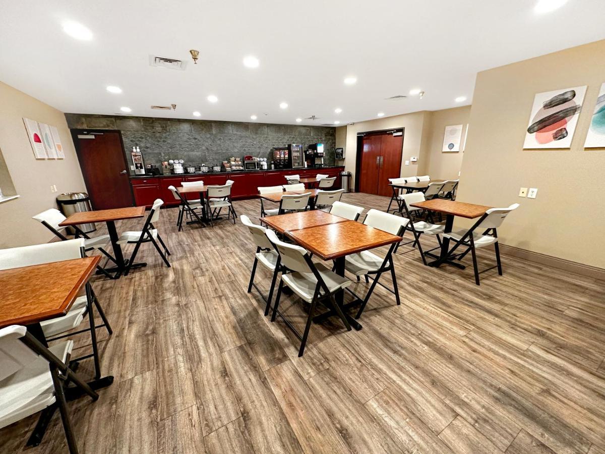 Estherville Hotel & Suites المظهر الخارجي الصورة