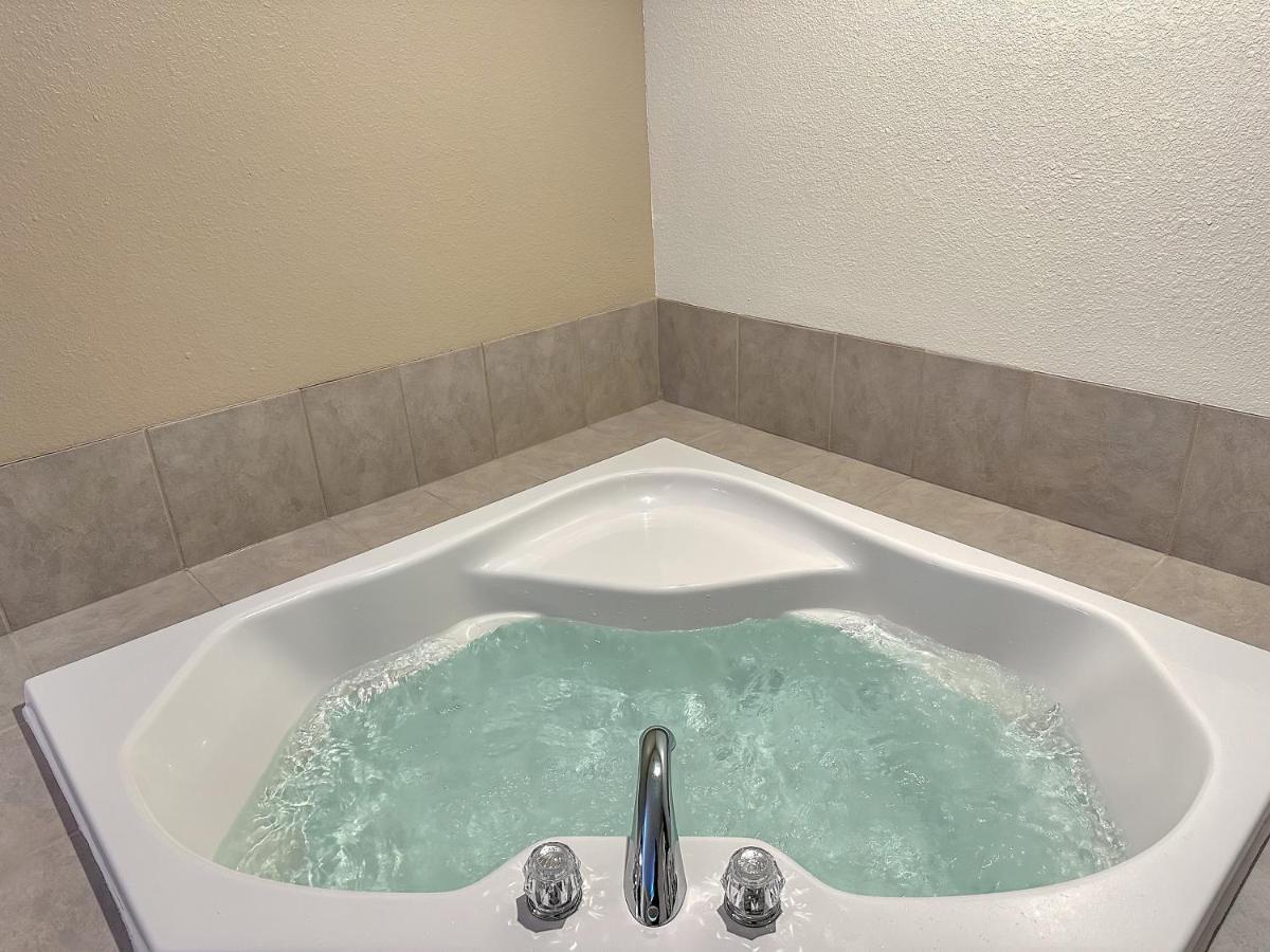 Estherville Hotel & Suites المظهر الخارجي الصورة